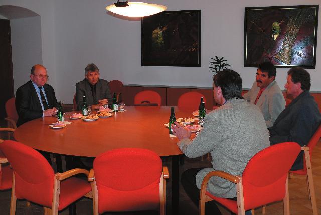 Poslanec Evropského parlamentu Vladimír Remek, první český