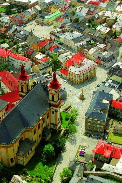 Úvod Šternberk, rozvíjející se město zajišťující pro obyvatele příjemné bydlení, pracovní příležitosti a vzdělání.