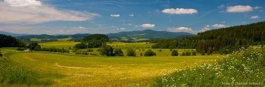79 U každé obce jsou nějaké kopce, aneb Od vrchu k vrchu Polipenský region to je oblast, kde kromě vody, rozsáhlých lesů a mírných kopců, se nachází i řada zajímavých památek.