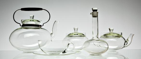 10 cm), cukřenka, rumová karafka dohromady 17 500 Kč / 646 Lit.: Nabídkový katalog. Panorama sv. č.