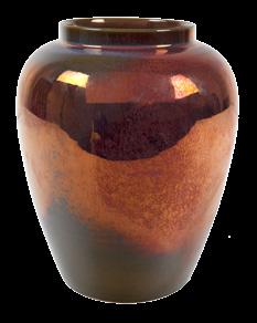 fa Richards, Velká Británie v letech 1920 1939, keramika, stékaná glazura s kovovým listrem, výška 23 cm 5 000 Kč / 184 Ricardia je vyjmečná řada jemné kvalitní umělecké keramiky, vyrobené firmou
