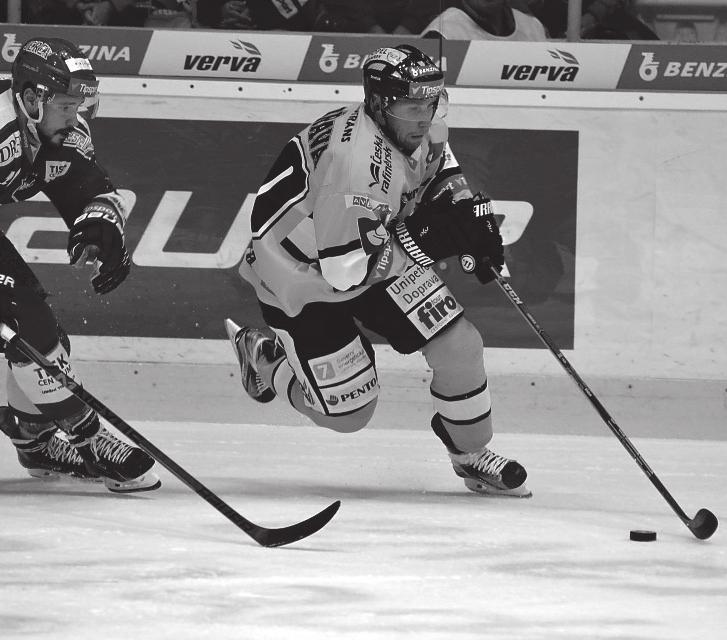 /// Aktuální tabulka telh 1. HC Kometa Brno 18 81:45 44 2. HC Oceláři Třinec 19 63:32 42 3. HC VERVA Litvínov 20 56:46 39 4. Bílí Tygři Liberec 17 45:33 34 5. Mountfield Hradec Králové 21 58:52 32 6.