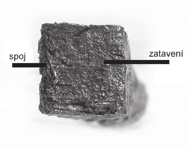 Odlomený nastřihnutý hrot šípu