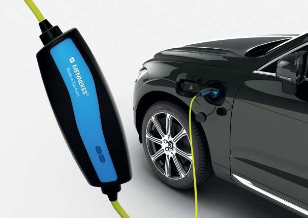 02 Řídicí jednotka Obě kontrolky LED blikají modře, žlutě a červeně: Automatický test - počkejte na dokončení automatického testu.