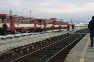 Celková škoda na obou tramvajových soupravách dosáhla 9 tisíc korun. Příčinou MU bylo selhání lidského činitele nesprávná technologie jízdy, kdy tramvaj linky č. nedobrzdila před tramvají linky č.