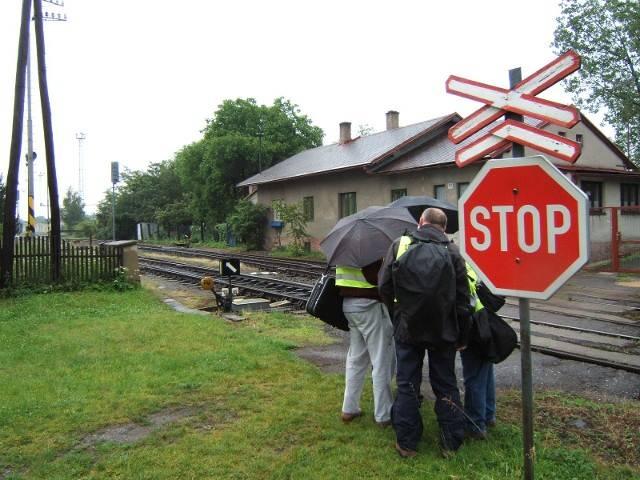 Výroční zpráva 9 dodržování pokynů provozovatele dráhy udílených dopravci; viditelnost návěstidel a návěstí, prostorová průchodnost tratě; kontrola rychlosti tramvají.