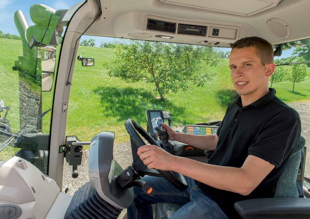 4 Nový Fendt 300 Vario 5 Dostatek prostoru? Vše přehledné? Ano.
