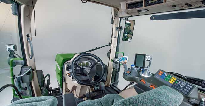 16 Kabina Fendt VisioPlus 17 Nejkomfortnější druhý domov Více životního prostoru Nová kabina VisioPlus nabízí mnohem víc místa a komfortu. Již při nastupování Vás nadchne široký přístup do kabiny.