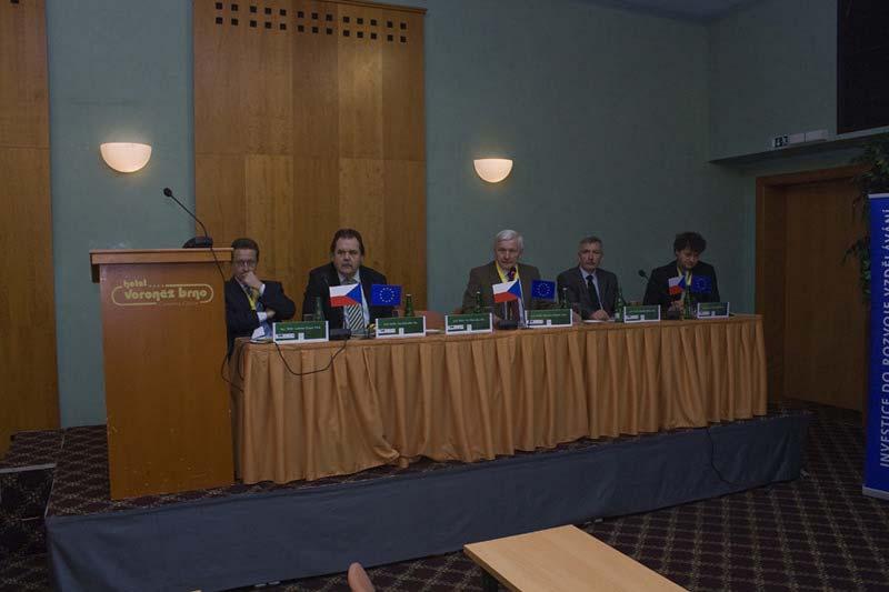 informačních technologií a e-learningu se podařilo vybudovat díky prudkému rozvoji stabilní a stále se rozrůstající mezinárodní síť lékařských fakult.