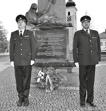 z města a regionu Vystoupení dětí, ukázky hasičů, Lípy republiky, takové byly oslavy 100 let republiky v Sedlci a Prčici Vystoupení dětí pokračování ze str.