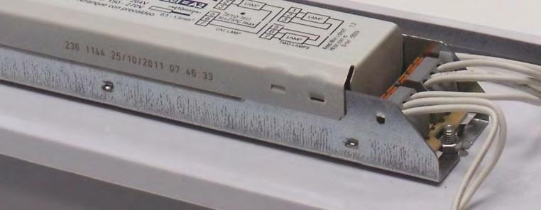 Elektronický předřadník s předehřátým startem. Vhodný pro jednu nebo dvě zářivky T8, nebo pro kompatktní varianty až do výše maximálního zatížení.