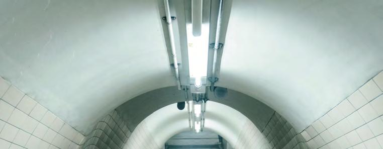 elektrických zařízení na základě snímání pohybu osob. Vyzařovací frekvence mikrovlnného senzoru je 5,8 GHz.