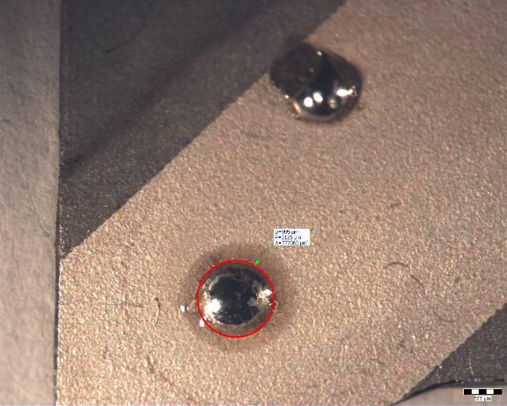 8 mm. U každého vzorku je před měřením třeba odstranit hrany s otřepy vzniklými drážkováním. K tomu používám brusného papíru o hrubosti P600.