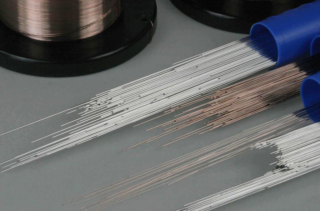 Balení laserových návarových materiálů Laserové návarové materiály jsou dodávány v cívkách či tyčkách o délce. Standardní odběr je 100 gramů v provedení cívka či provedení tyčky o délce.