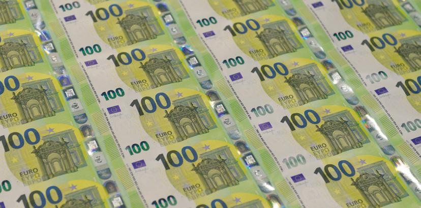 V OBĚHU JE VÍCE BANKOVEK 100 NEŽ BANKOVEK 10 Bankovky 100 a 200 jsou hojně používané, a to jako platební prostředek i jako uchovatel hodnoty.