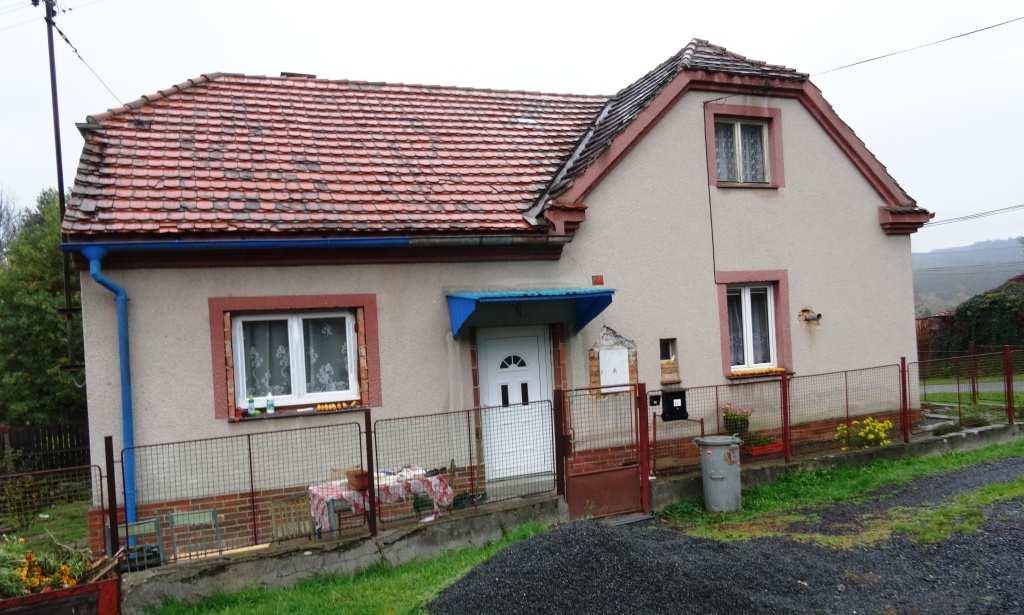 ZNALECKÝ POSUDEK O OBVYKLÉ CENĚ č. 2399/2017 Ocenění nemovitých věcí: st. parc.č. 95 o výměře 249m2, zastavěná plocha a nádvoří, součástí je stavba: Myť čp. 42, rod.dům a parc.č. 108/15 o výměře 199m2, zahrada, zapsáno na LV č.