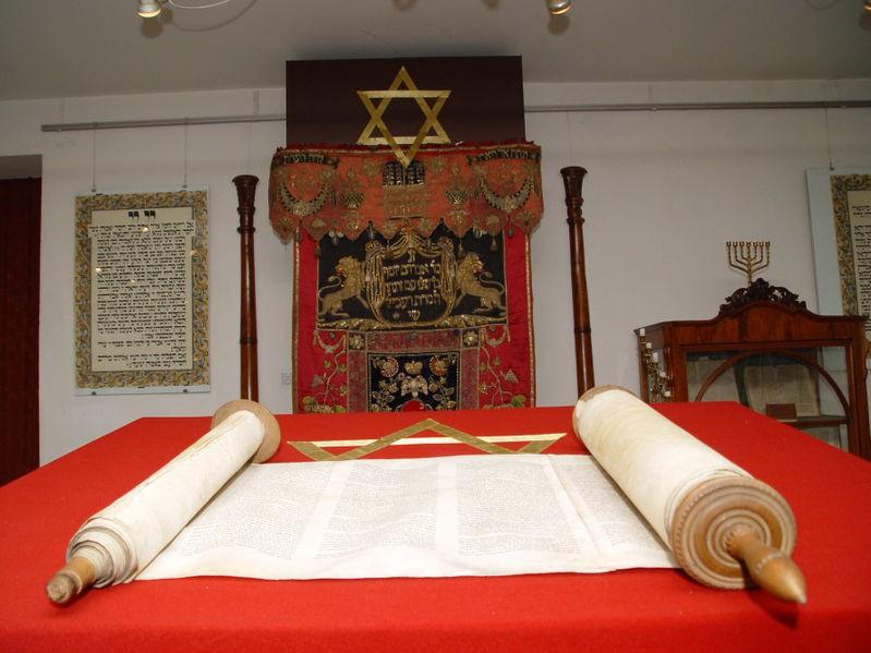 Kanonické texty judaismu židovská Bible Tóra, Proroci, Spisy (v hebrejštině)