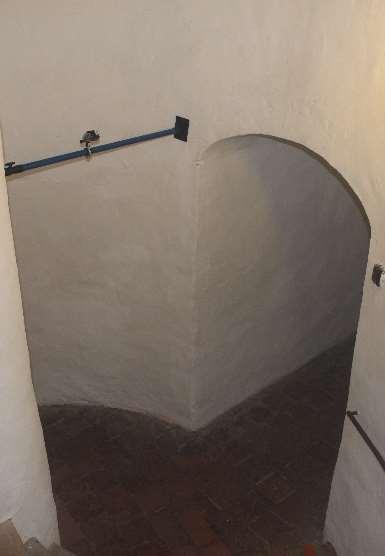 Samotná spojovací chodba má šířku cca 1 165 mm a délku 2 910 mm.