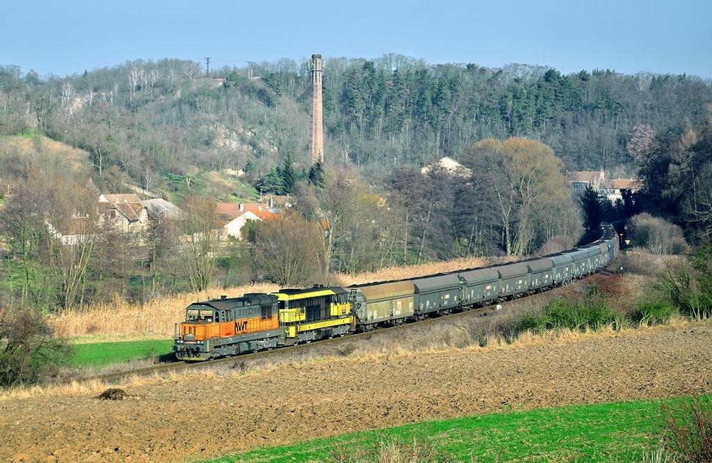 autor Obrázek 14 Nákladní vlak dopravce