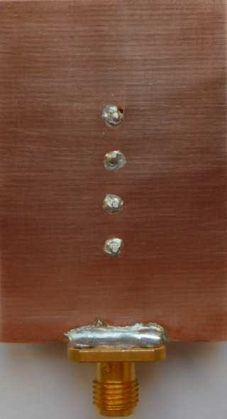 měřítko M1:1: a) top (strana součástek), b) bottom (strana plošných spojů).