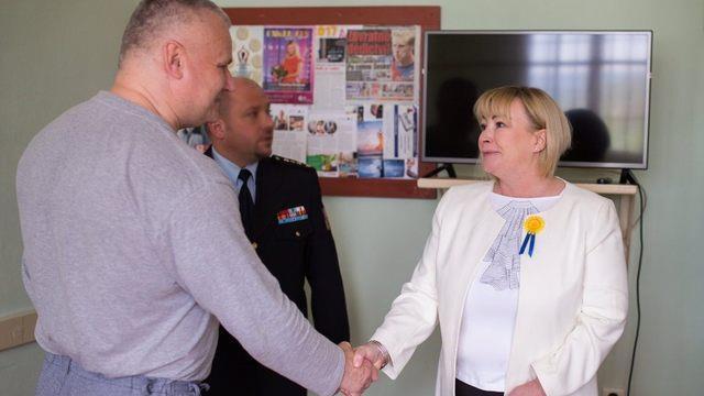 Kronika města Turnova 2017 19 5. května vydal premiér prohlášení, že demisi vlády nepodá, ale že odvolá ministra Babiše. To se také stalo a 24.