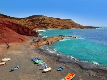 CENA ZAHRNUJE: - letenku Praha - Las Palmas (Gran Canaria) - Praha s mezipřistáním na Lanzarote na cestě tam a přímým letem na cestě zpět - letištní a bezpečnostní taxy vč.