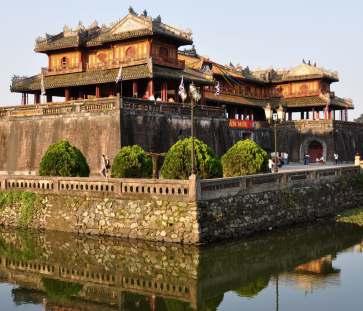 Vietnam se závěrečným pobytem u moře VIETNAM SE ZÁVĚREČNÝM POBYTEM U MOŘE Ti Top 13.den: Přejezd do přímořského letoviska MUI NE (cca 220 km). Odpolední odpočinek u moře. Nocleh. 14.-15.