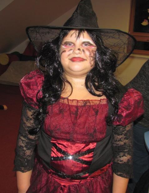 Halloweenská bojovka Školu ovládala strašidla!! V předvečer podzimních prázdnin se žáci 3. 5.