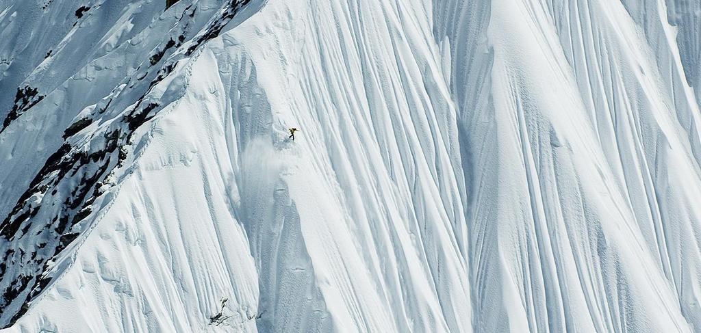 Pro extrémní freeriding je často vyuţívána helikoptéra z důvodu náročné dosaţitelnosti velké části vrcholů, ze kterých se sjíţdí.