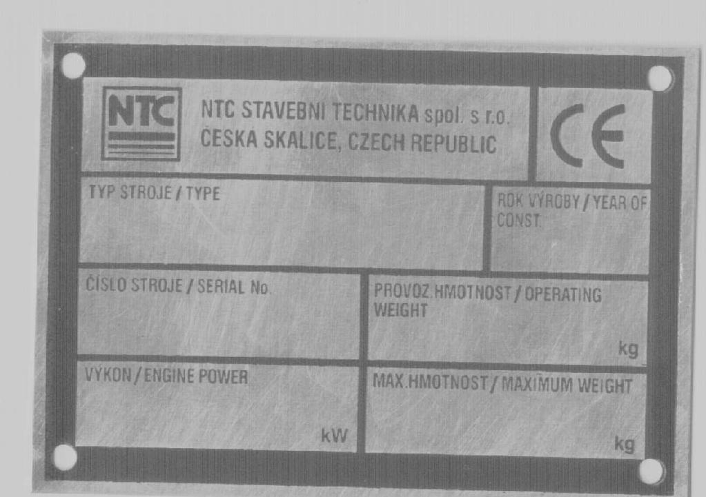 2.3. Identifikace stroje Při kontaktu s výrobcem (jako je např.