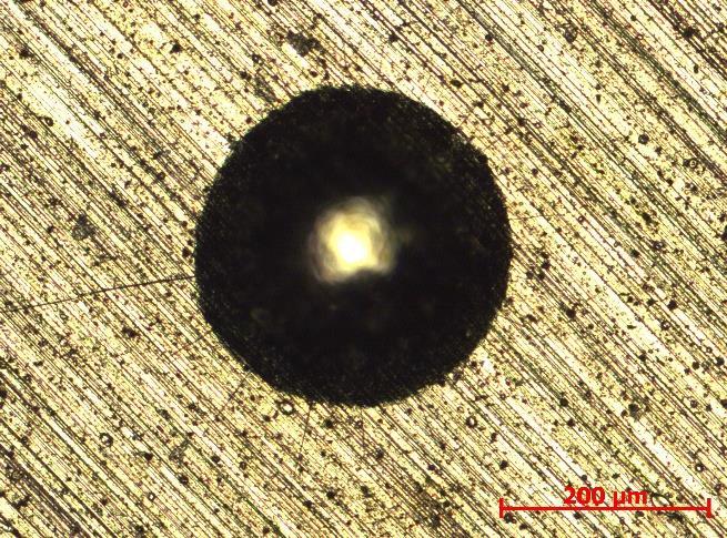 Obrázek 8.11: Vzorek 4M. TiN 4 5 µm. Obrázek 8.12: Vzorek 3M. TiN 4 5 µm. Obrázek 8.13: Vzorek 1M TiN 2-3 µm.