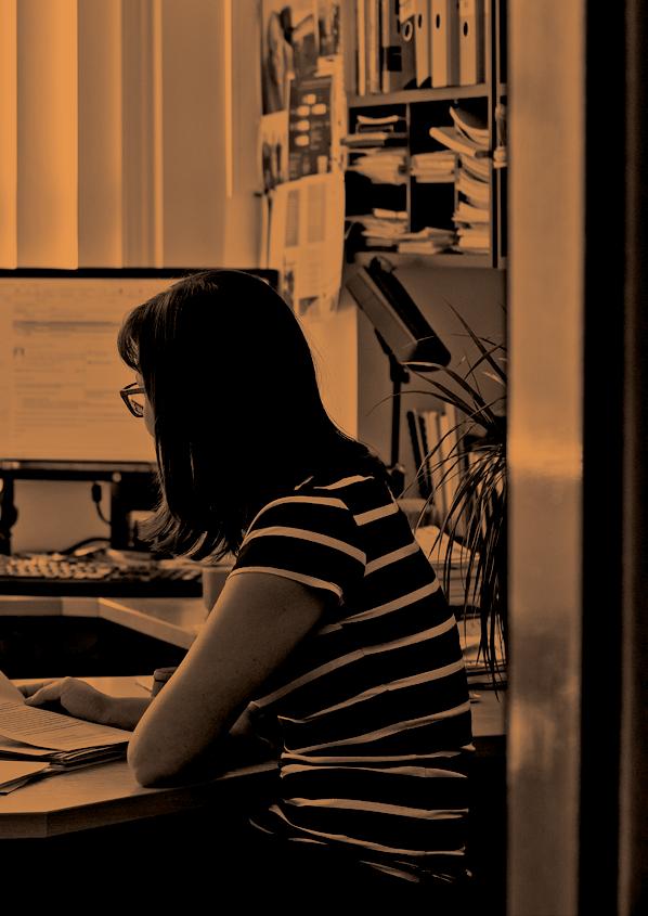 8 Ochrana před diskriminací z důvodu rasy, etnického původu a národnosti, podmínky pro slaďování pracovního a rodinného života na českých ministerstvech a problémy HIV pozitivních osob při