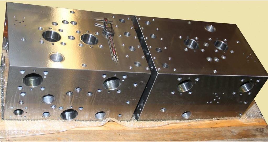 Tab 5) Vestavné hydraulické ventily [12]: Potřebný průtok Číslo ventilu [l/min] Objednací číslo ventilu Maximální možný průtok [l/min] Objednací číslo víka CV1 1256 LC100A10E60 1710 LFA100D-60/FX10