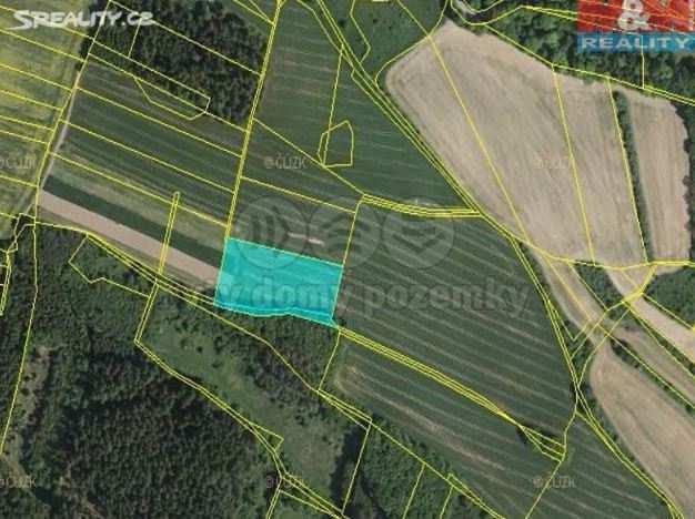 Všechlapy nad Blanicí. Čtyři parcely tvoří dva celky. Jedná se o 5885 m2 orné půdy, 2144 m2 trvalého travního porostu, 1115 m2 ostatní plochy a 666 m2 lesního pozemku.