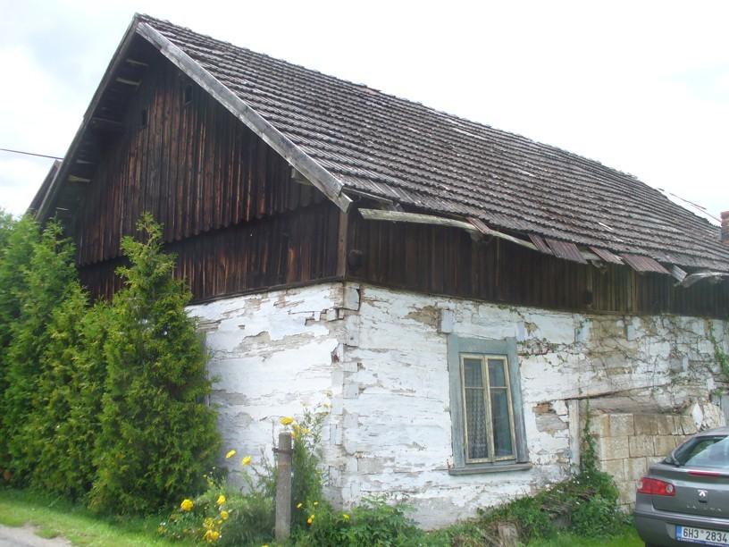 Ze všech domů tohoto typu je asi nejstarší dům číslo popisné 17. Má také nejzajímavější historii.
