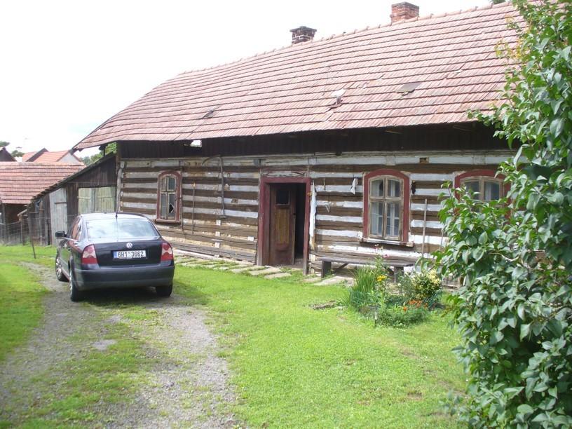 Dalším domem je číslo popisné 61. Jak byl celkově dům starý to nevím. Ale, v roce 1788 byl jeho majitelem Josef Šťastný. Čili, dnes je mu více než 230 let.