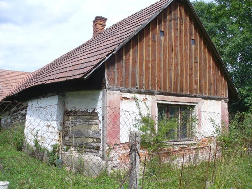 Dům číslo popisné 36 V roce 1788 byl vlastníkem Jan Horák učitel. Škola zda byla už zřízena, ale nebyla školní budova a tak učitel Horák učil děti doma v tomto domku.