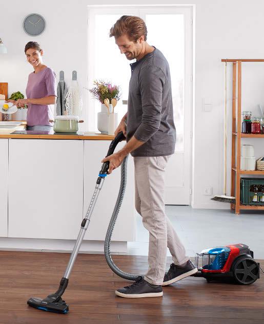 OD 8. 1. 2019* pouze online A K OBJEDNÁNÍ V NAŠICH OBCHODECH 2 Bezsáčkový vysavač Philips FC9330 Kč 2.990,- * Datum je orientační a může být ještě změněno.