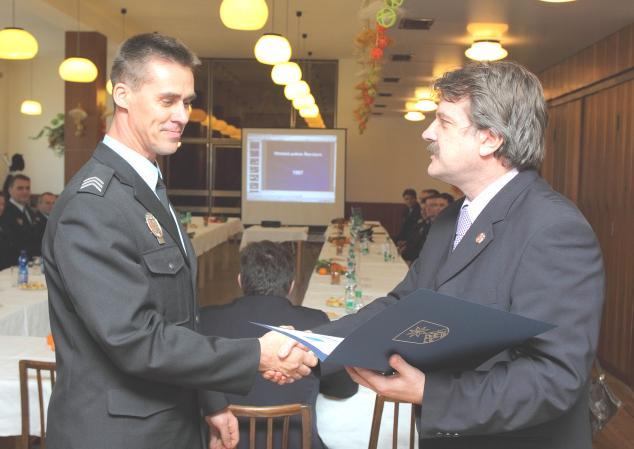 Severomoravského kraje Ivo Vykopala medaili