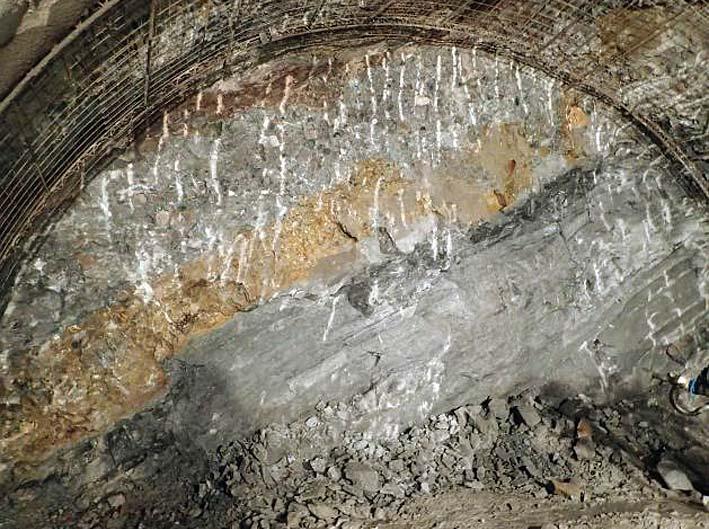 2m i příznivějším deformačním chováním horninového masivu.