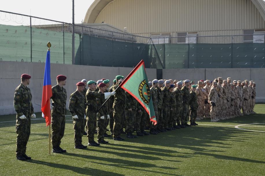 Z P R A V O D A J BESEDA S BRATREM MIROSLAVEM LEŠKOU Bratr Leška přijal nabídku OV ČSBS Kladno a vyprávěl o své zahraniční misi v Afghanistánu našim členům na dubnovém setkání v Hotelu Kladno.