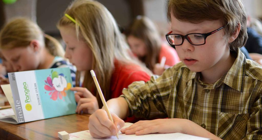 9 ŠKOLNÍ KOLO Přihlašování do soutěže probíhá pomocí webových stránek www.pangeasoutez.cz (www.pangea-edu.cz), kde si každá škola vytvoří vlastní uživatelský účet.