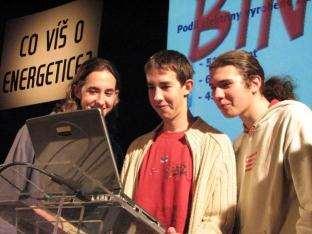 posluchačů Učitelům ze škol, kde proběhla beseda, se cca čtvrtletně posílají krátké zprávy o