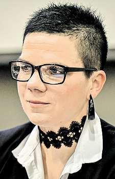 péči, kterou zde dostávají. Zdravotnictví se potýká snedostatkem lékařů asester. Jak jste na tom vy? Jsme na tom podobně chybí odborný personál, musíme jej brát z Polska, Slovenska a Ukrajiny.