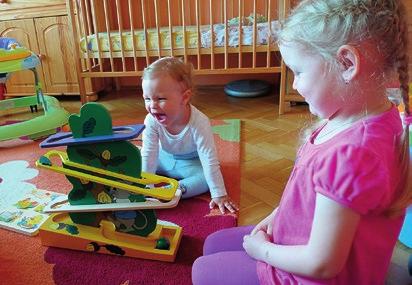, poskytuje terénní sociální službu rodinám s dětmi se zrakovým a kombinovaným postižením od narození do 7 let na území celého Plzeňského a Karlovarského kraje.