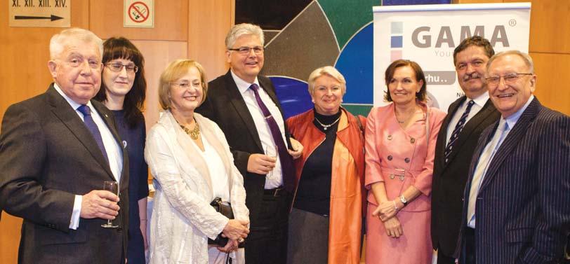 BE CONNECTED Comenius archiv společnosti Comenius 1 2 Prezident republiky se zdraví s Ladislavem Vitoulem Pavel Smutný (AK Císař, Češka, Smutný), Ladislav Vitoul (Vápenka