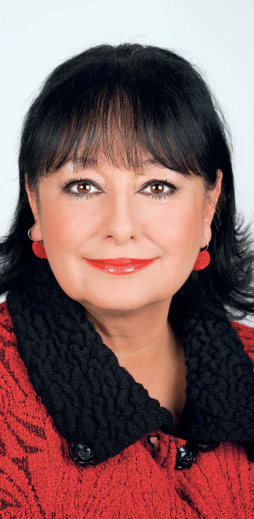 BE CLEVER Eva Jurinová se komunikaci věnuje celý život. Po dlouhém období aktivní praxe v médiích se nyní již řadu let věnuje výuce a předávání bohatých zkušeností.