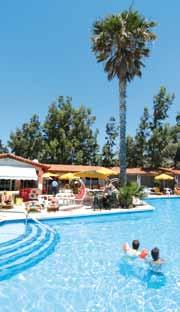 > Samos Pythagorion sleva až 17 % za včasnou rezervaci Letovisko: Pythagorion Stravování: polopenze Snídaně: kontinentální Večeře: bufetové (1 menu) Poloha: hotel leží