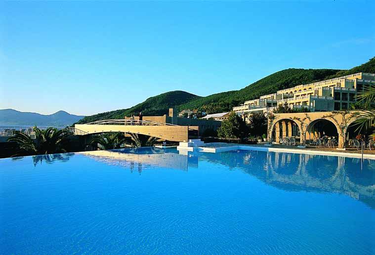 Hotel Marbella Beach ***** Velice komfortní a příjemné ubytování nejen pro náročné klienty v blízkosti menší pláže s kvalitními službami.