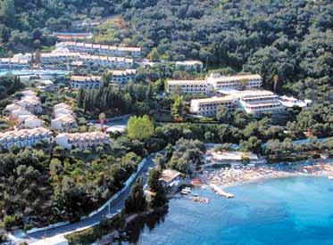 Hotel Gemini *** Olíbený hotel v naší nabídce, nedaleko písečné pláže a centra nočního života letoviska Moraitika ideální pro mladé klienty nebo ty, kteří nehledají vysoký komfort a upřednostní